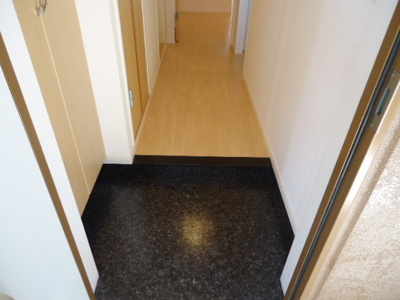 【洋室】 | エクセレント桜マンション | 【エクセレント桜マンション】玄関先です＾＾