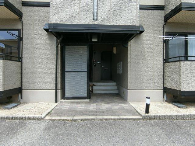 パストラル米原A棟のエントランス