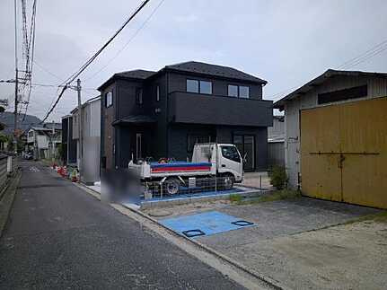 大竹市新町2丁目　新築一戸建て(全2棟）の前面道路含む現地写真