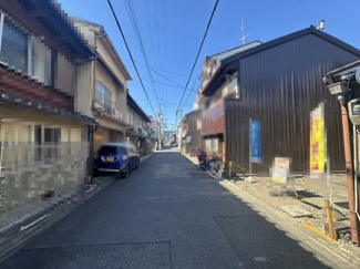 【前面道路含む現地写真】