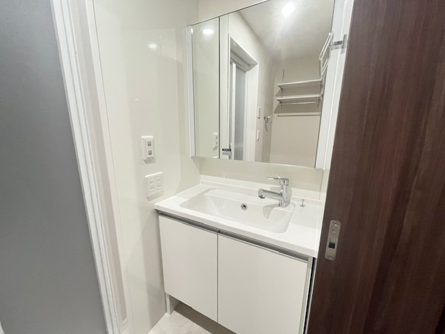 エーデル自由丘の独立洗面台