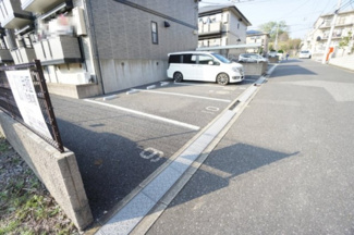 【駐車場】