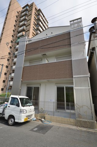 リヴァーHONJYOの外観