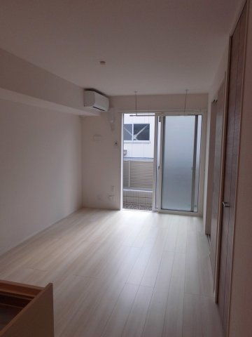 ラヴィーベール江井島の居間・リビング