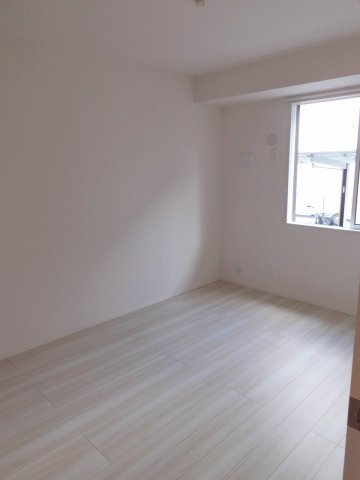 ラヴィーベール江井島の洋室