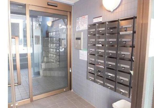 アベニール曙橋のエントランス|アベニール曙橋