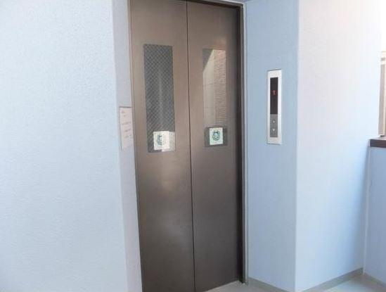 アベニール曙橋のその他共用部分|エレベーター