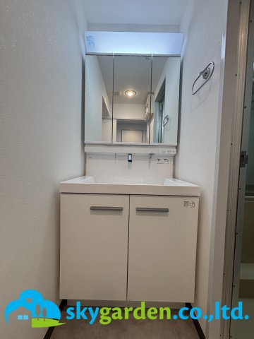 コスモ平塚中原の独立洗面台