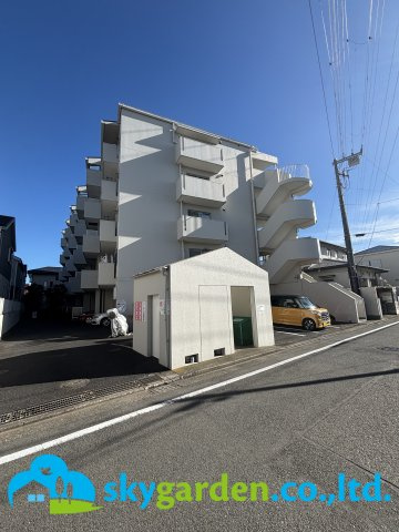 コスモ平塚中原の外観