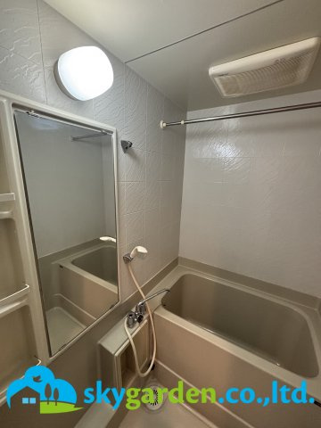 コスモ平塚中原の浴室