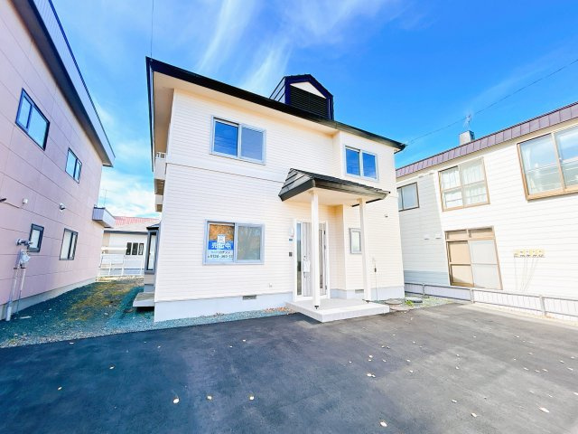 【外観】 | 北見市美芳町６丁目２－３　中古売家 | 価格には消費税、リフォーム費用を含みます