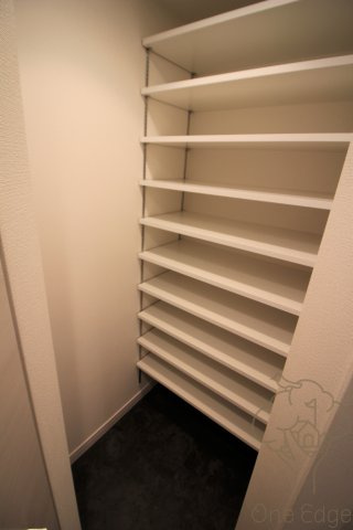 プレサンス南森町ライズの玄関