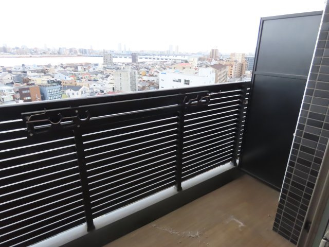 大阪市西淀川区柏里２丁目の賃貸マンションのバルコニー