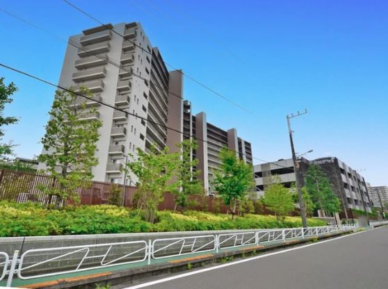 プレミスト高尾サクラシティの外観