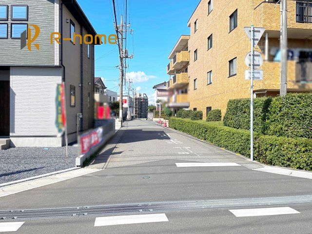 取手市井野台4期　新築戸建て　11号棟の前面道路含む現地写真|『今から見たい！』大歓迎です♪
お気軽にＲ－ｈomeまでお問い合わせください。