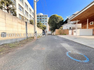 【前面道路含む現地写真】