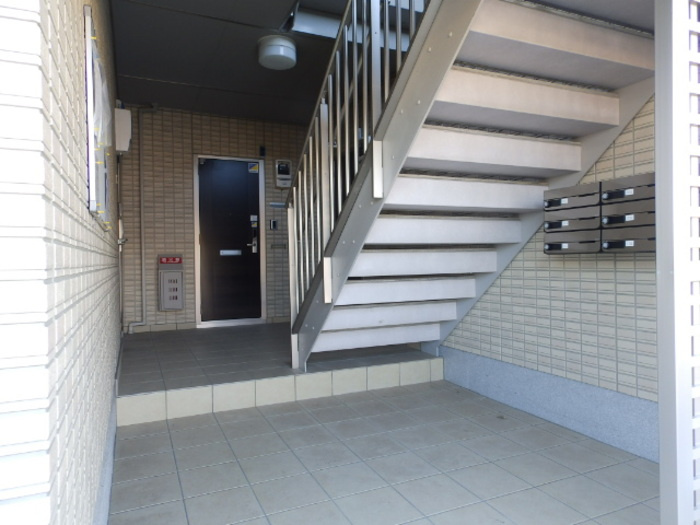グランフェリオⅡのエントランス|共用階段