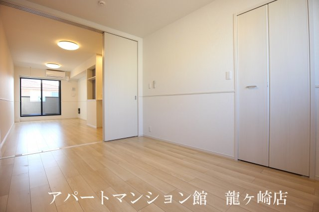 フェニックスBの洋室
