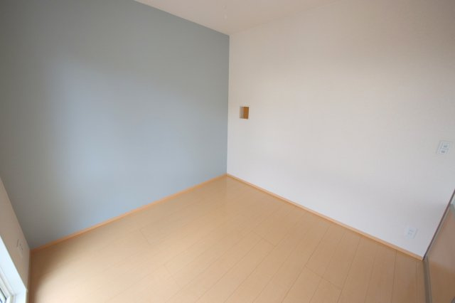 カサベルデ暖華の洋室