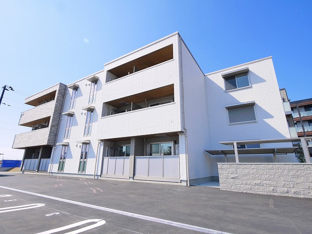 シャーメゾン　オネスト　学園前の外観