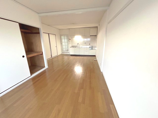 千里王子高層住宅Ａ棟の居間・リビング|こちらの居間で趣味の時間をお楽しみください