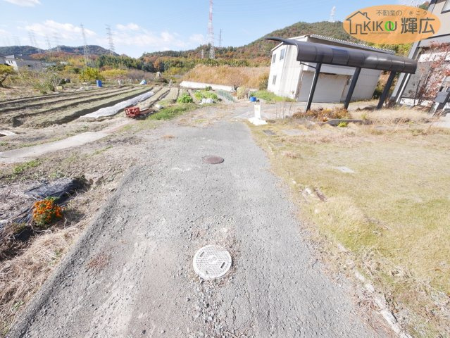 姫路市奥山　中古戸建の前面道路含む現地写真