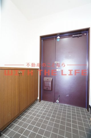 エスプリポート【キャッシュバック対象物件】の玄関|収納もある玄関です