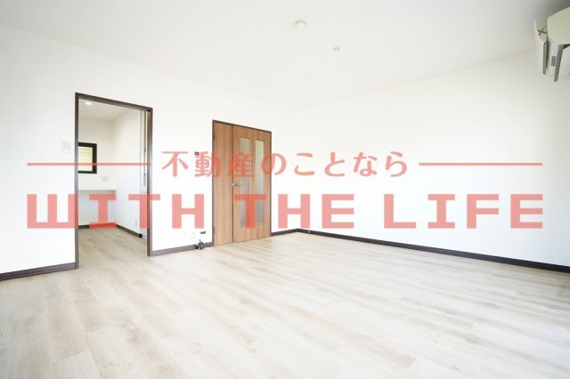 エスプリポート【キャッシュバック対象物件】の居間・リビング|ゆったりとしたリビングです