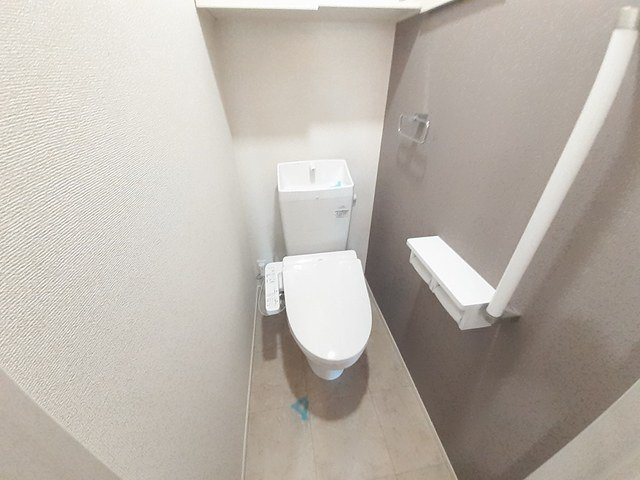 朝倉郡筑前町高上のアパートのトイレ