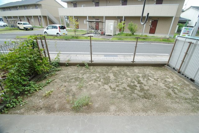 メゾンドールMURATAの庭