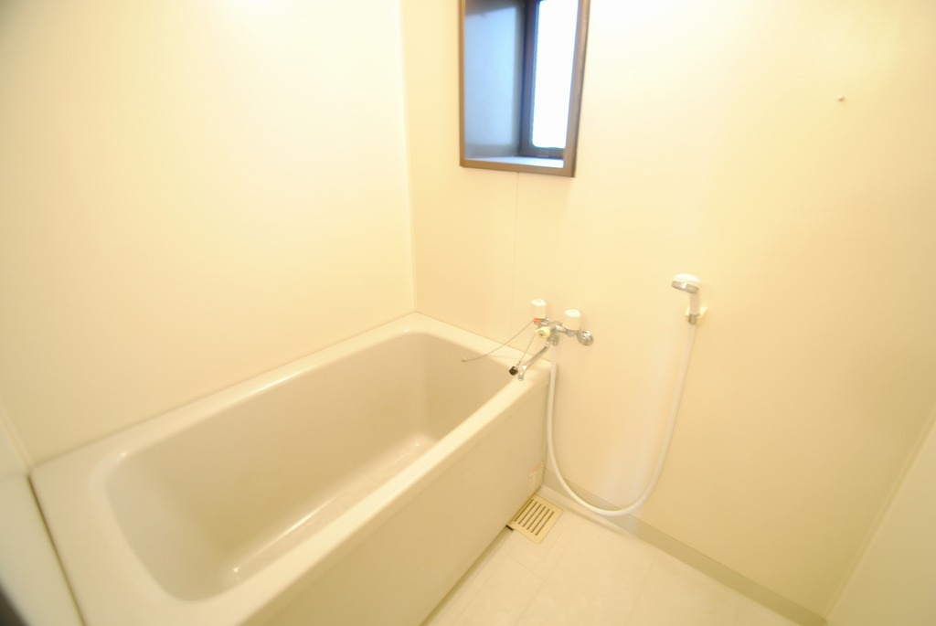 メゾンドールMURATAの浴室