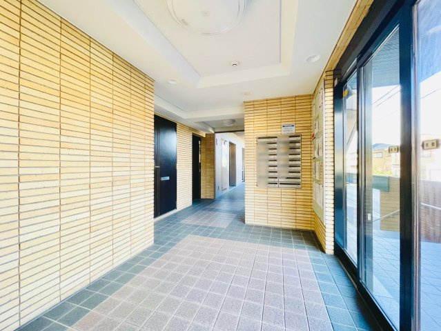 ユニーブル高針台のエントランス|エントランス(中)