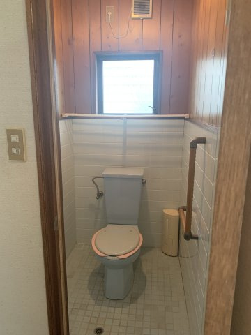 紀の川市粉河中古物件のトイレ