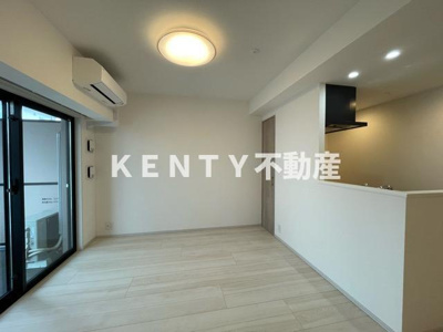 【居間・リビング】 | Ｓ－ＲＥＳＩＤＥＮＣＥ大森ｂｒｅｓａ | こちらの居間で趣味の時間をお楽しみください