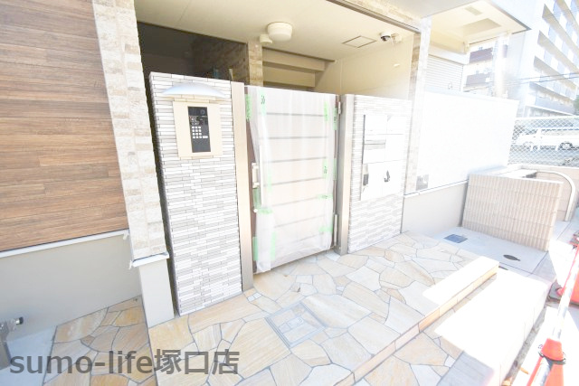 フジパレス尼崎西立花のエントランス