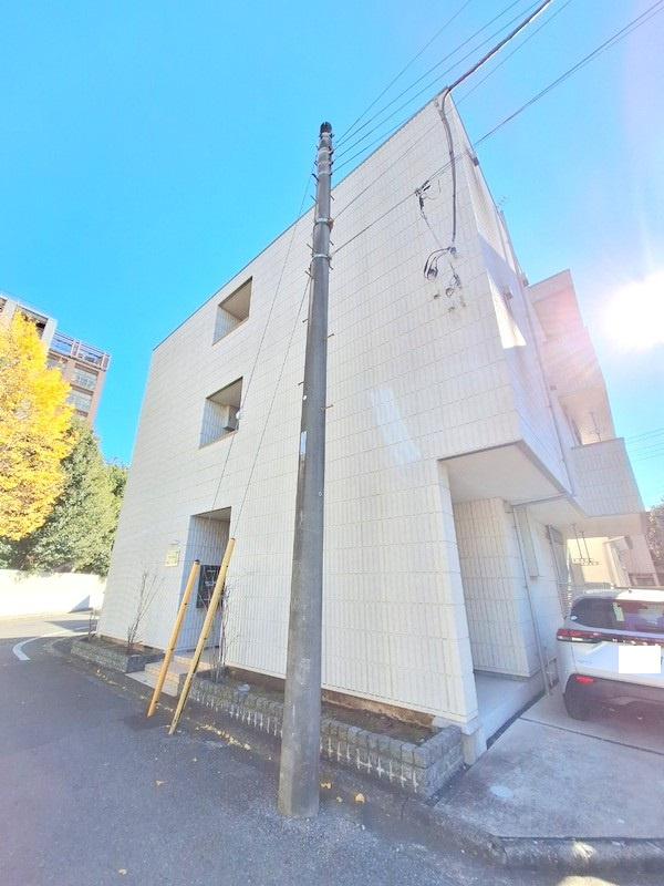 メゾンボヌールのエントランス|★毎日通るエントランスはこのようになっています★