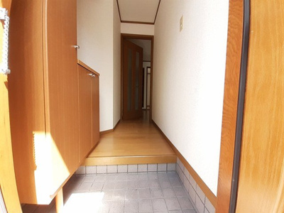 【玄関】 | アメニティ１０ | ゆったりとした玄関です