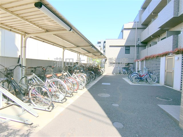 ルーブル東蒲田七番館のその他共用部分|屋根付きラック式無料駐輪場！