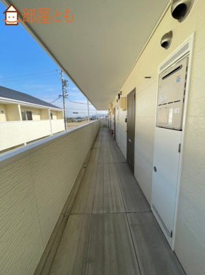 【エントランス】 | ジュネス八ツ面