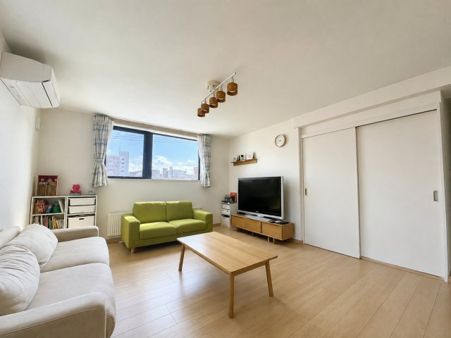 南１６条西１２丁目 戸建の居間・リビング