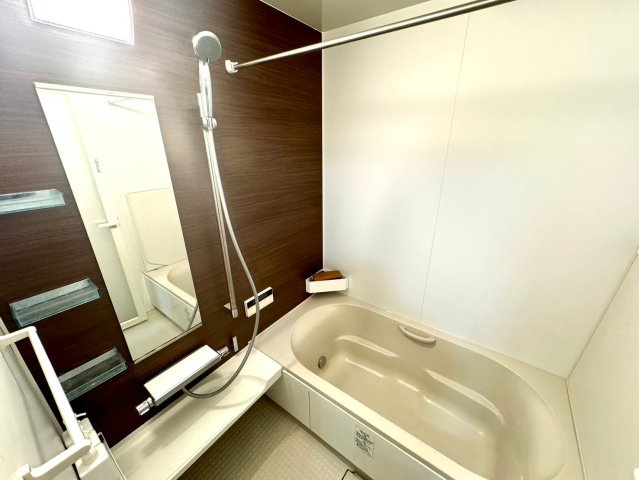 南16条西12丁目戸建の浴室|オシャレなアクセントパネル☆