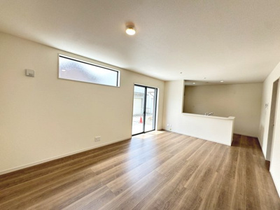 【居間・リビング】 | 三田町　新築分譲住宅　全８区画 | こちらのリビングで趣味の時間をお楽しみください