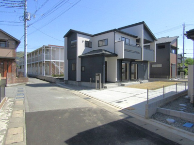 【前面道路含む現地写真】 | ブルーミングガーデン甲斐市中下条　2号棟 | 前面道路含む現地写真です