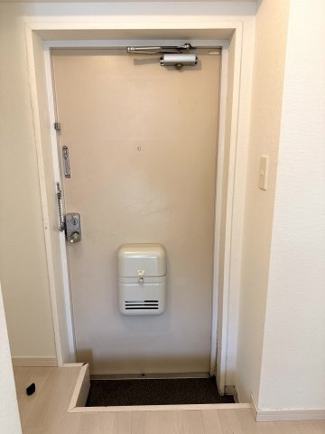 パラディッソコートの玄関