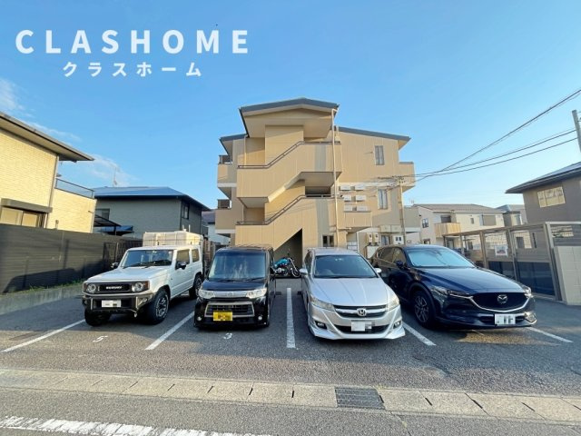 ビィシェン・シュウネ・バウエン八橋　　刈谷市近郊の賃貸ならクラスホーム刈谷店の駐車場