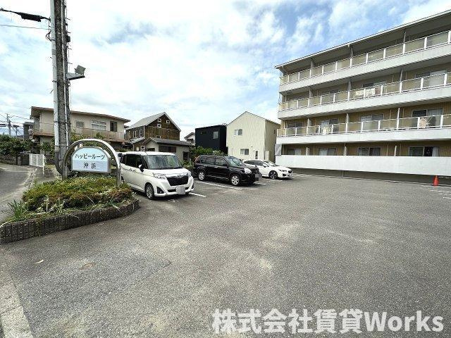 ハッピールーツ沖浜の駐車場|駐車スペースもあります