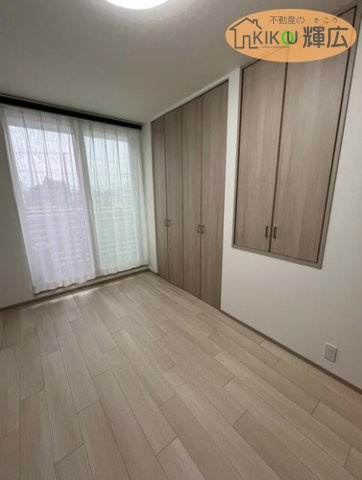 【洋室】 | 姫路市飾磨区清水　中古戸建 | 山電「飾磨駅」まで徒歩約4分ですので、通勤、通学に便利な立地です。