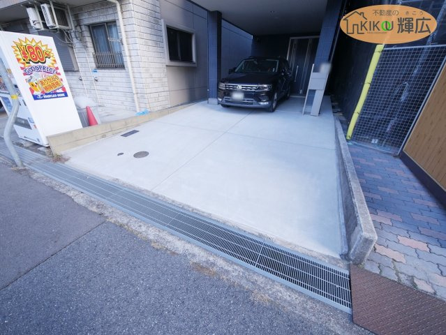 姫路市飾磨区清水　中古戸建の駐車場