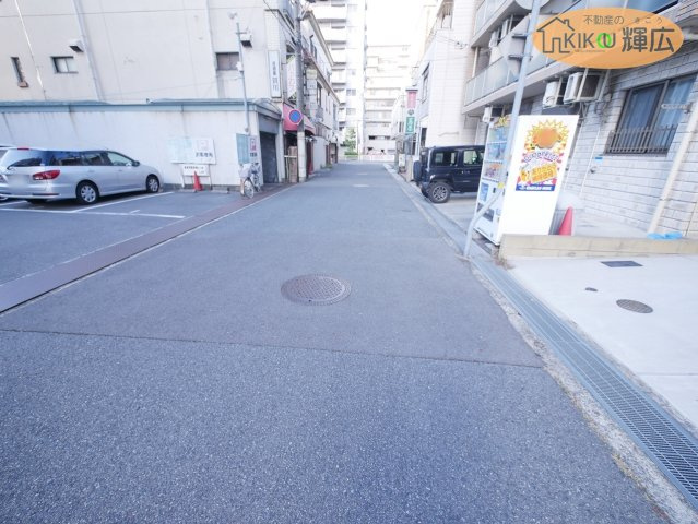 姫路市飾磨区清水　中古戸建の前面道路含む現地写真
