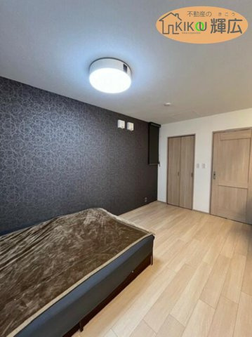 【寝室】 | 姫路市飾磨区清水　中古戸建 | 洋室は約9.2帖ございます。